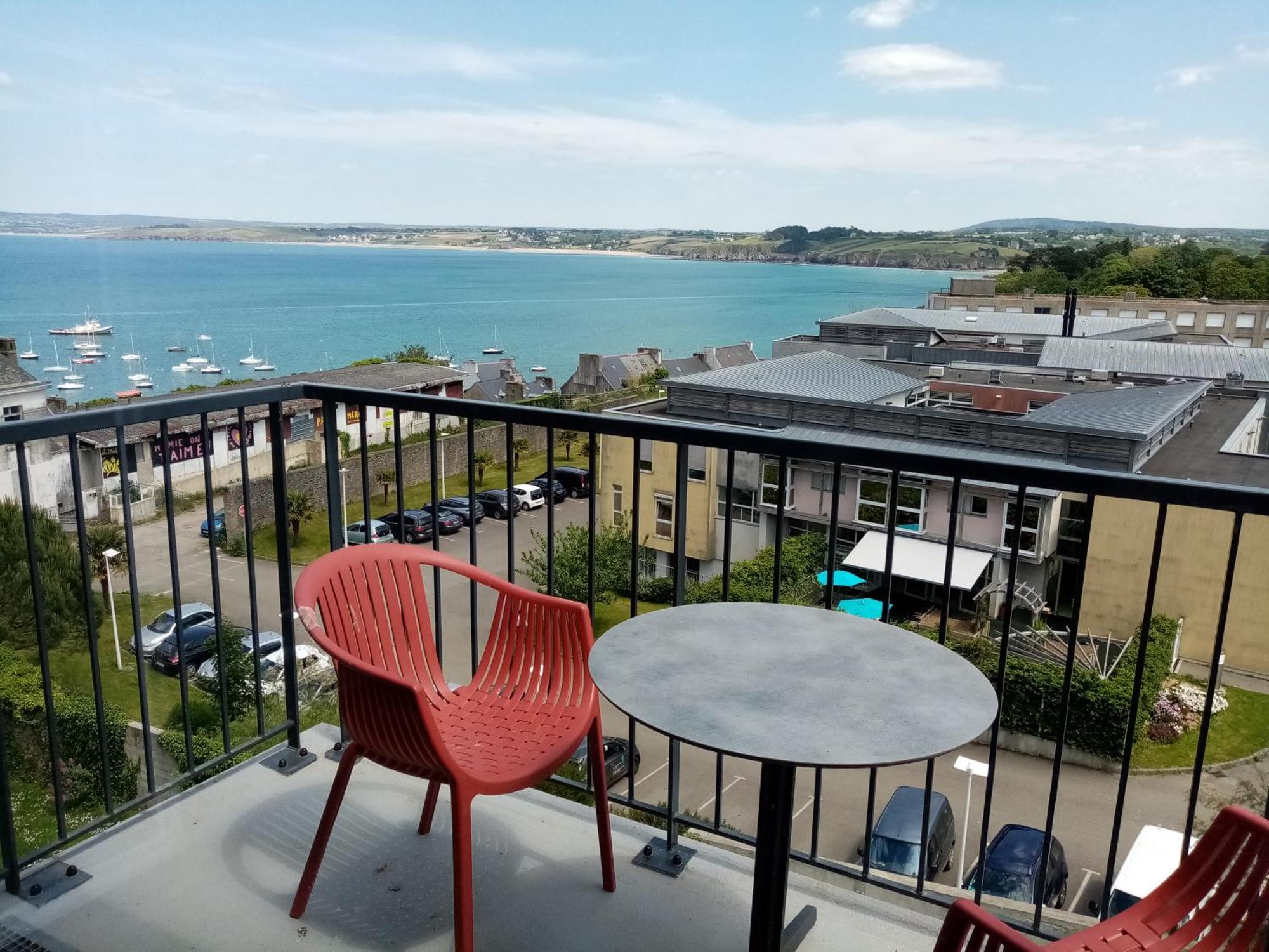 Domitys Les Greements D'Or - Residence Seniors Douarnenez Bagian luar foto